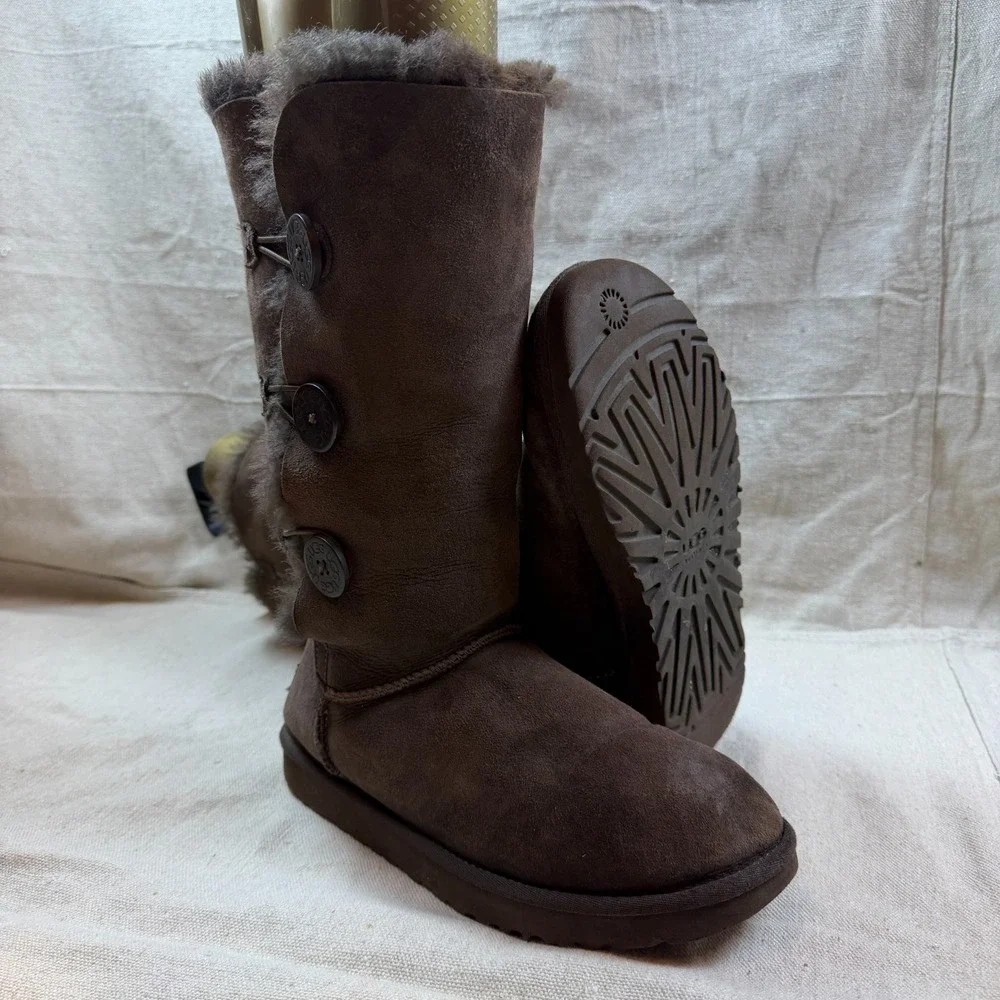 Ugg Boots Leather Upper Sheepskin Lining Brown Womens Size 9